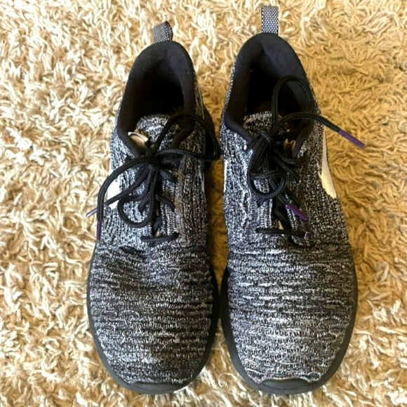 Nike Shoes - Nike womans athletic shoes